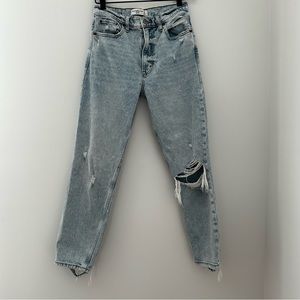 Abercrombie & Fitch The Mom High Rise Distressed Hole Jeans Size 25